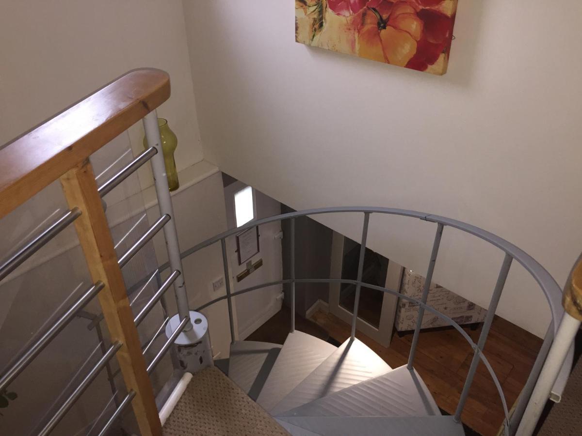 Large 2-Bed House Derbyshire Off Chatsworth Rd Chesterfield Kültér fotó