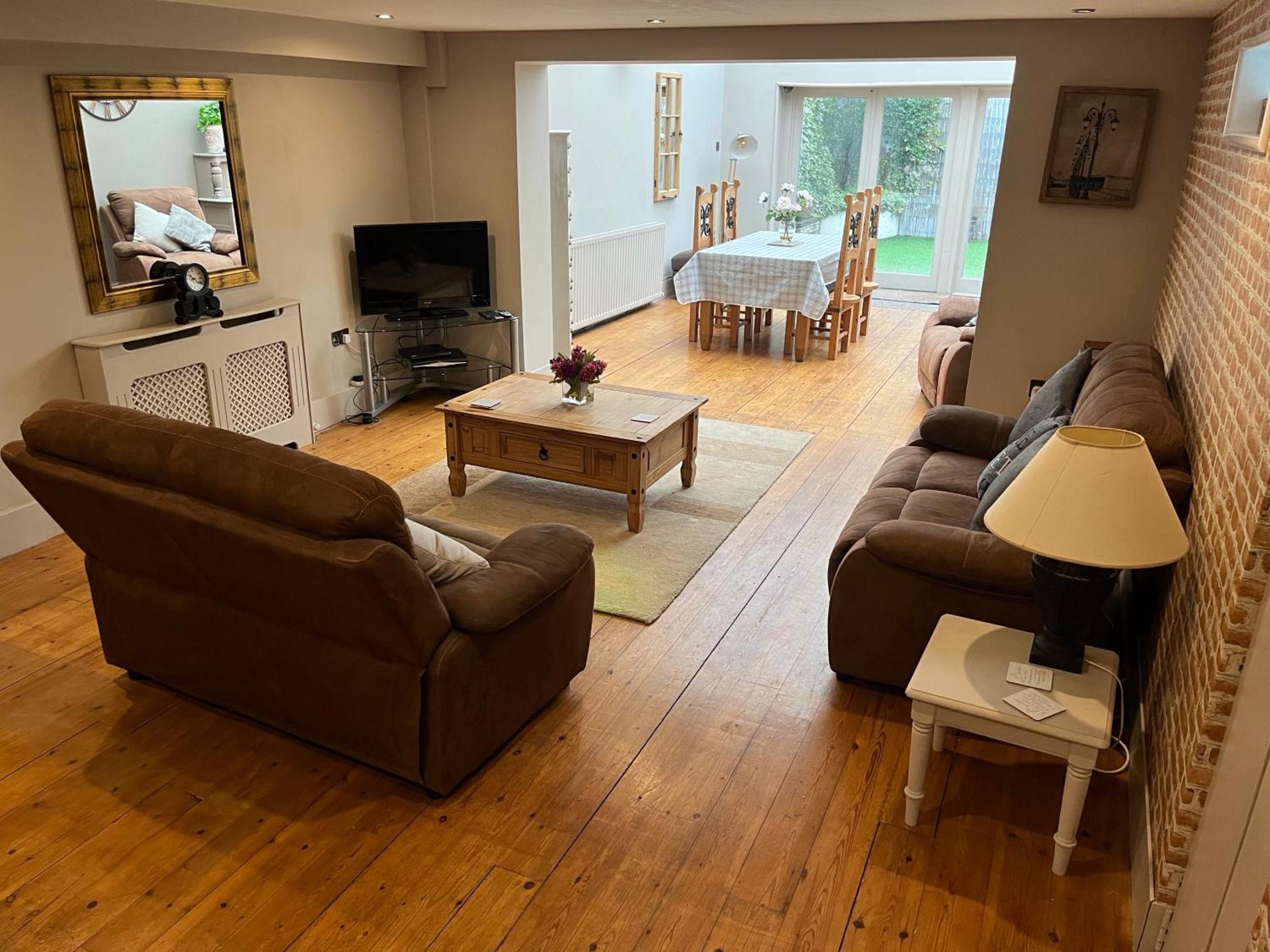 Large 2-Bed House Derbyshire Off Chatsworth Rd Chesterfield Kültér fotó