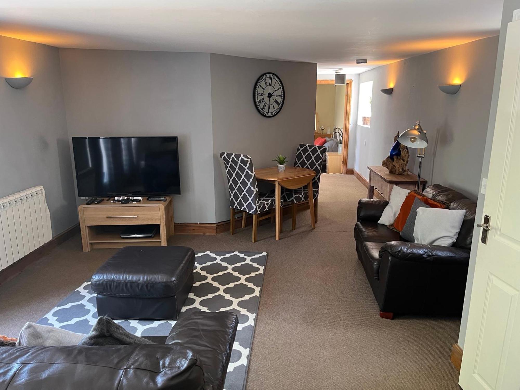 Large 2-Bed House Derbyshire Off Chatsworth Rd Chesterfield Kültér fotó