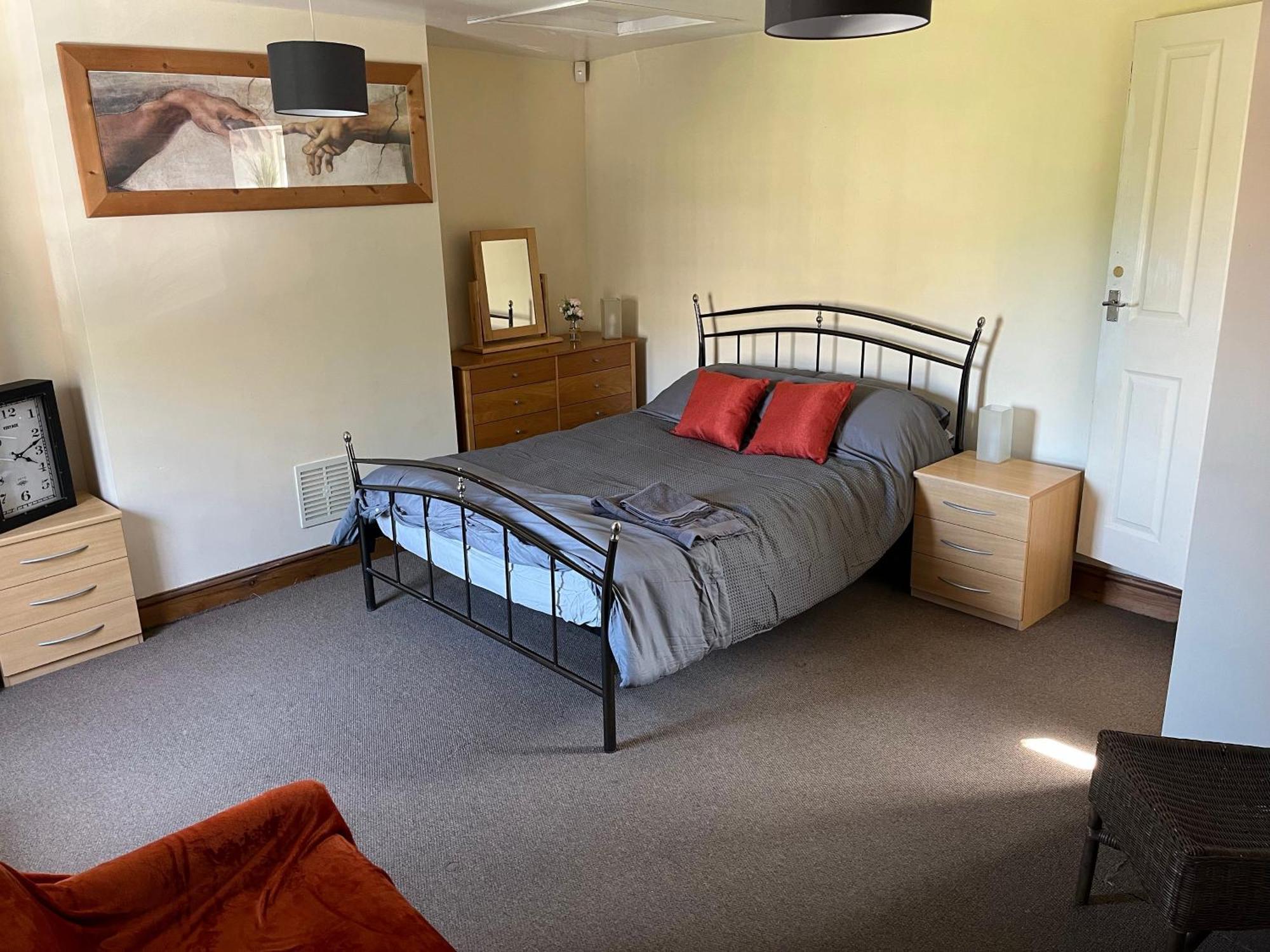 Large 2-Bed House Derbyshire Off Chatsworth Rd Chesterfield Kültér fotó