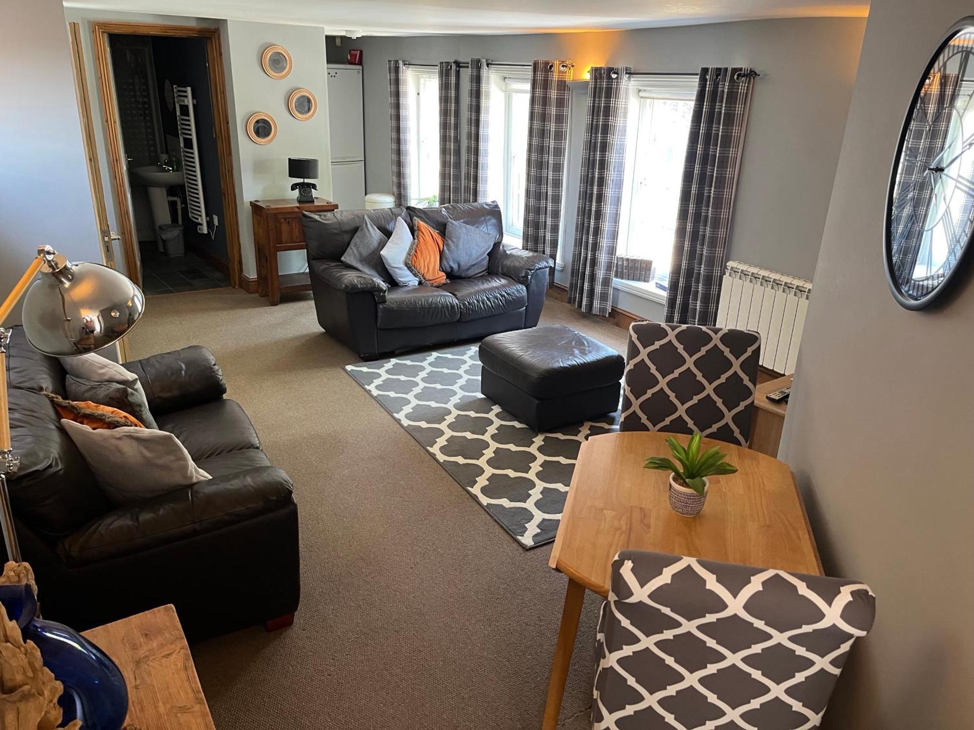 Large 2-Bed House Derbyshire Off Chatsworth Rd Chesterfield Kültér fotó