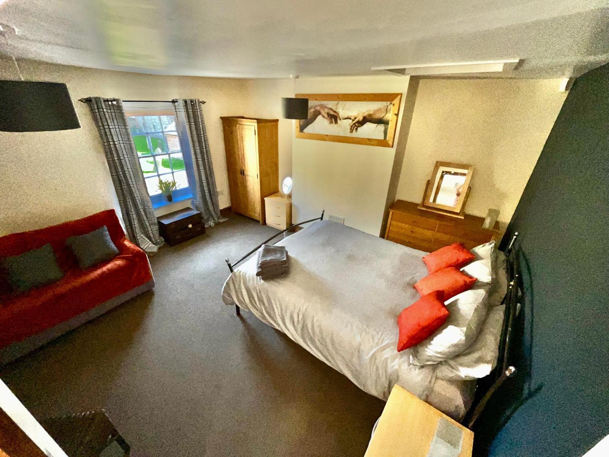 Large 2-Bed House Derbyshire Off Chatsworth Rd Chesterfield Kültér fotó