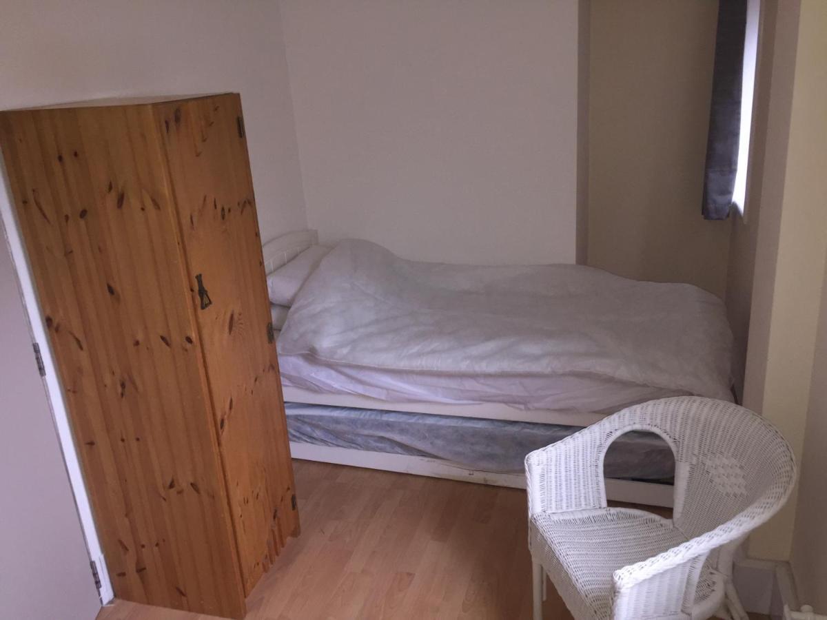 Large 2-Bed House Derbyshire Off Chatsworth Rd Chesterfield Kültér fotó