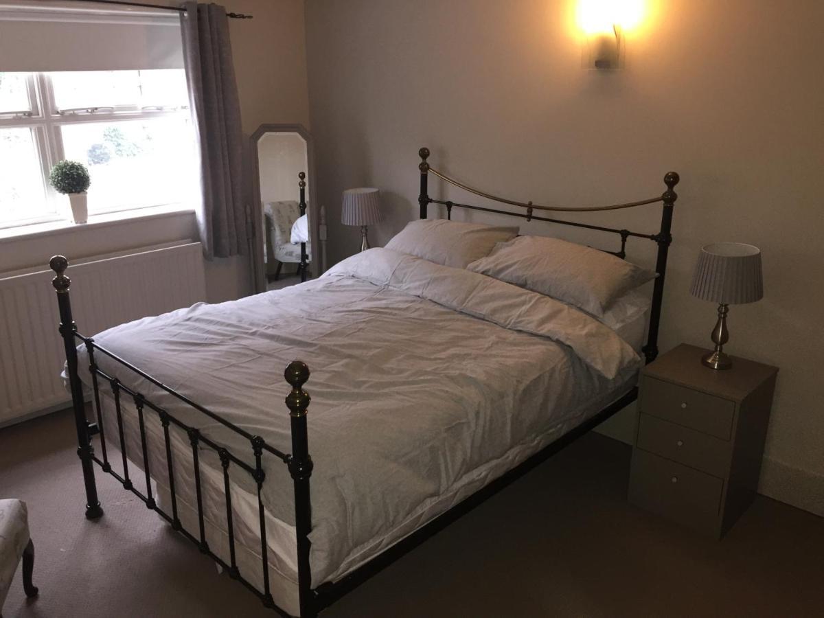 Large 2-Bed House Derbyshire Off Chatsworth Rd Chesterfield Kültér fotó