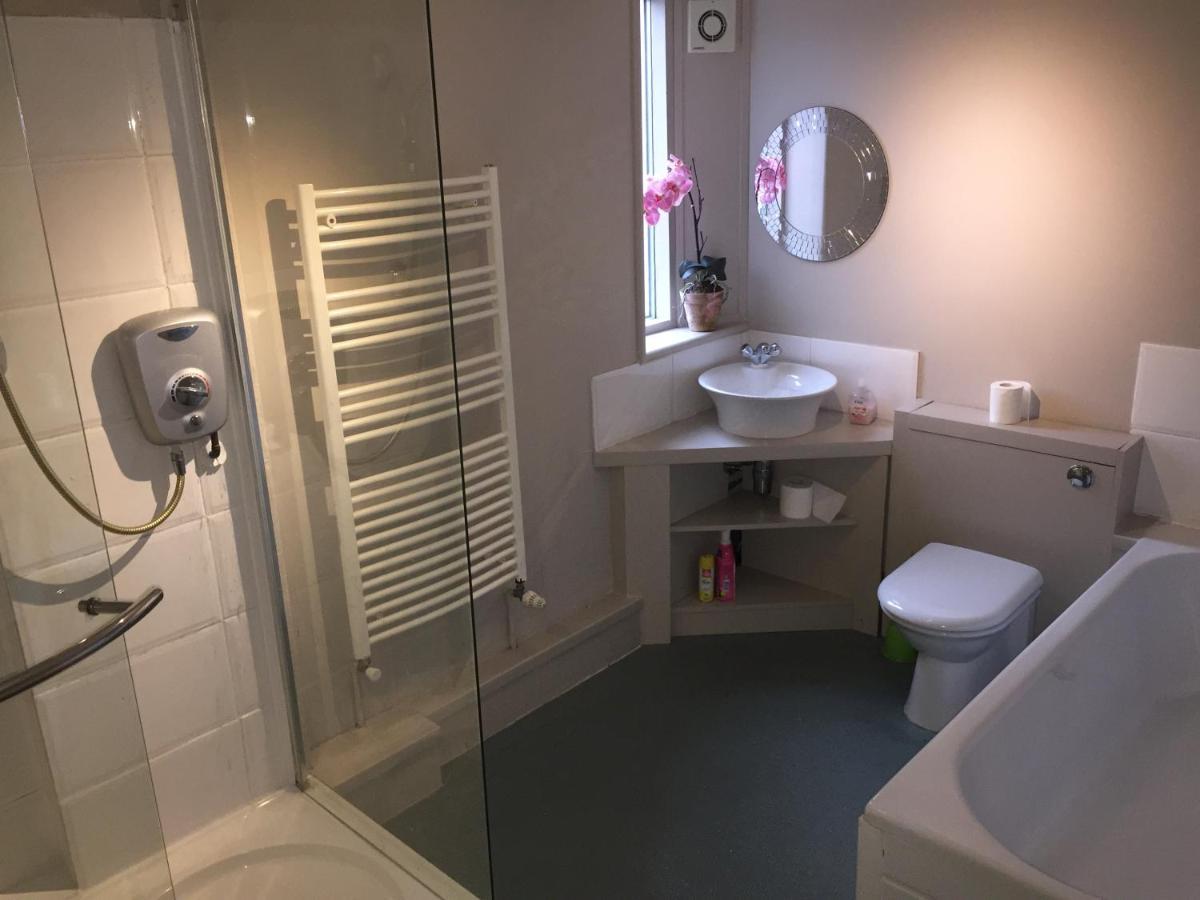 Large 2-Bed House Derbyshire Off Chatsworth Rd Chesterfield Kültér fotó
