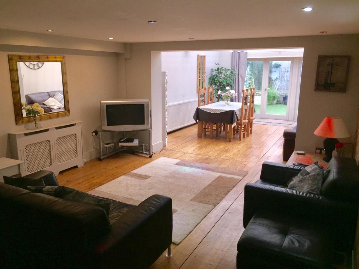 Large 2-Bed House Derbyshire Off Chatsworth Rd Chesterfield Kültér fotó